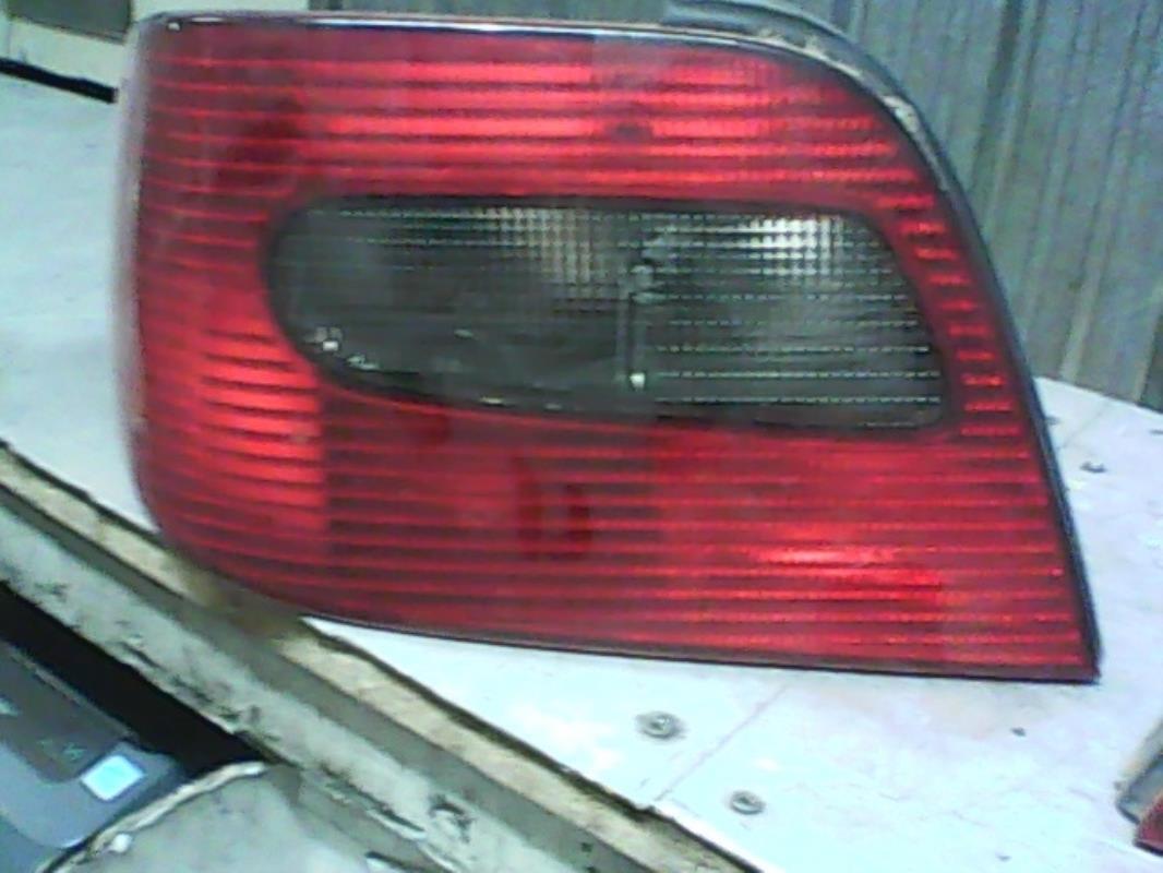 Fanale posteriore principale sinistro (luci)
