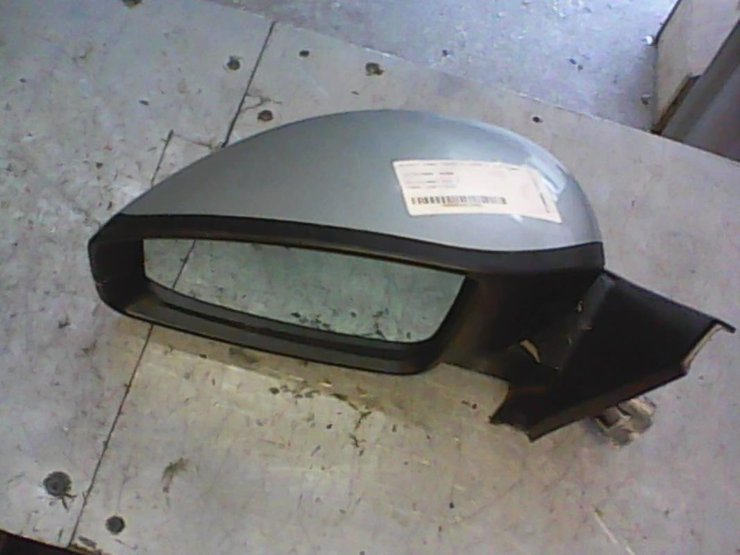 Retrovisor izquierdo