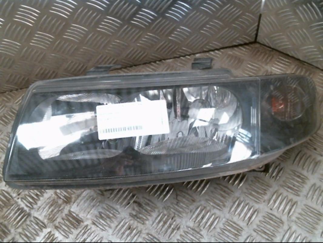 Gruppo ottico anteriore principale sinistro (luci)(faro)