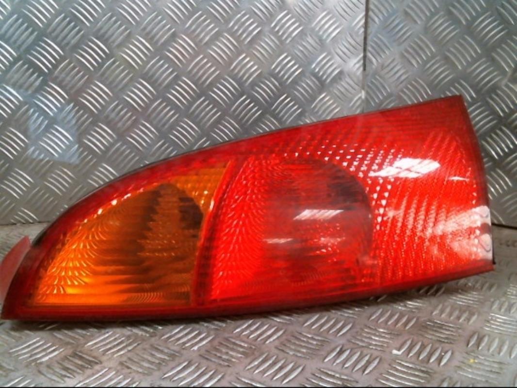 Fanale posteriore principale sinistro (luci)