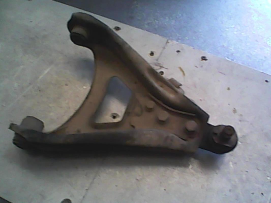 Triangle avant gauche