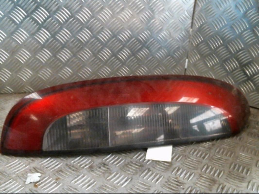 Fanale posteriore principale sinistro (luci)