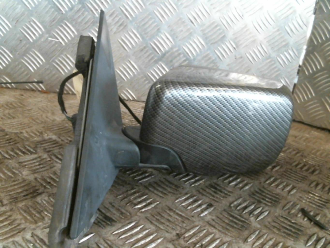 Retrovisor izquierdo