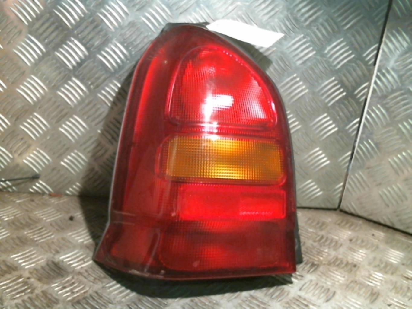Fanale posteriore principale sinistro (luci)