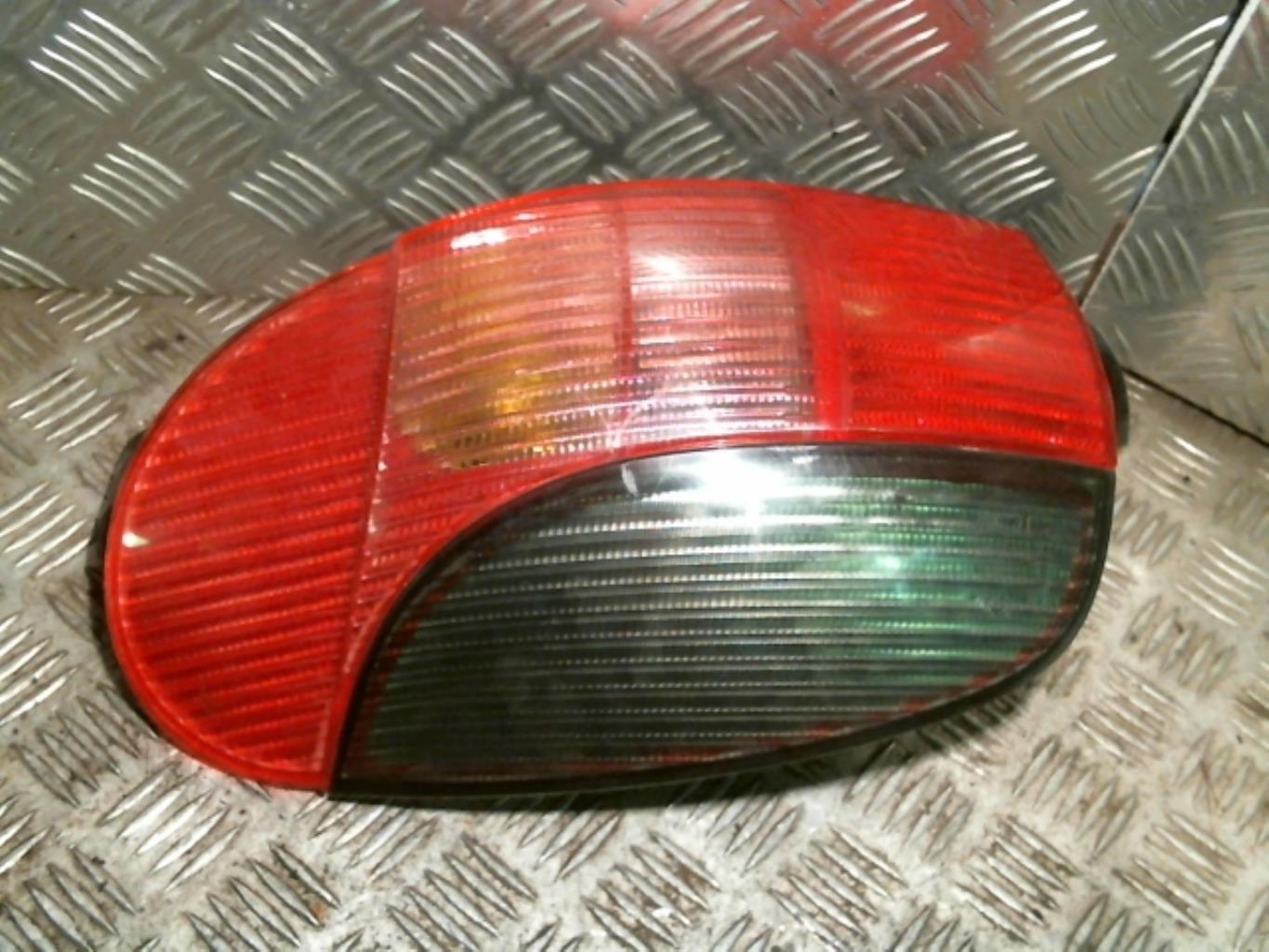 Fanale posteriore principale sinistro (luci)