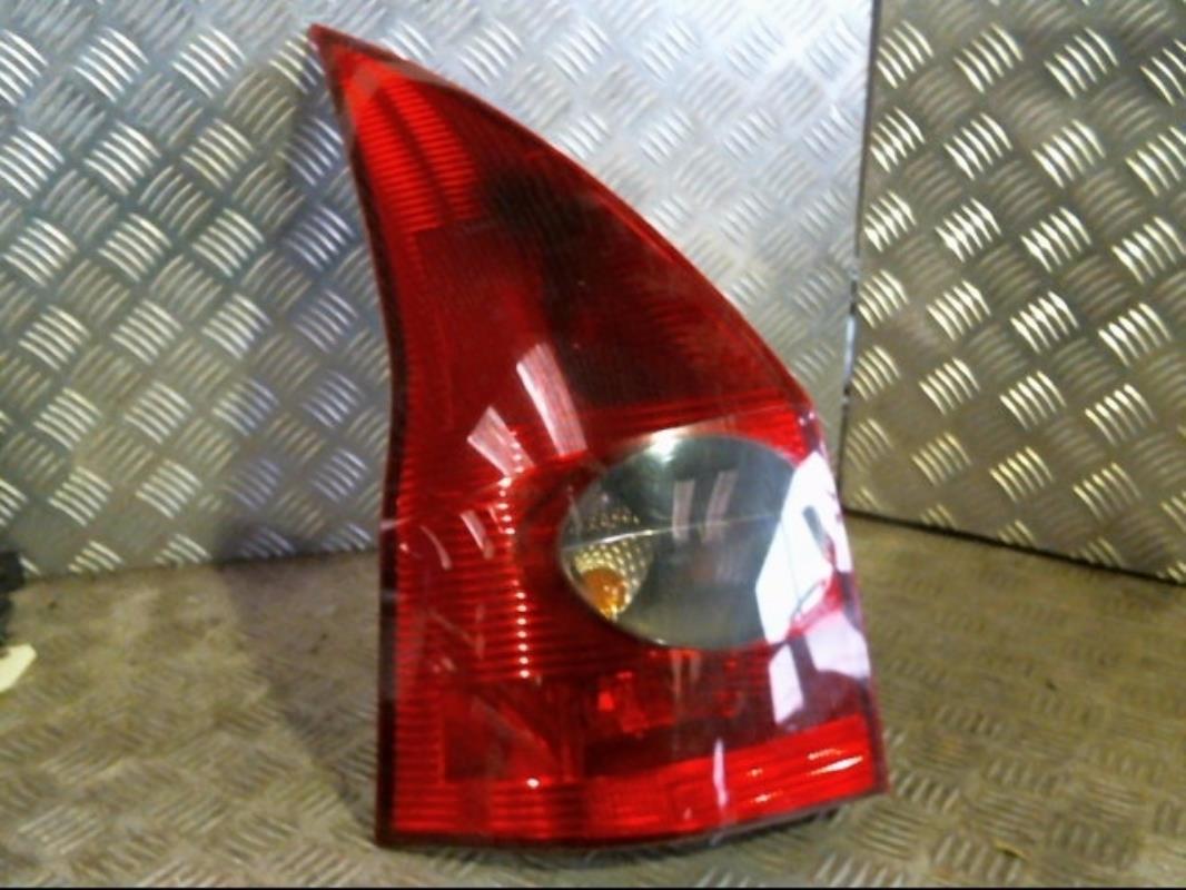 Fanale posteriore principale sinistro (luci)
