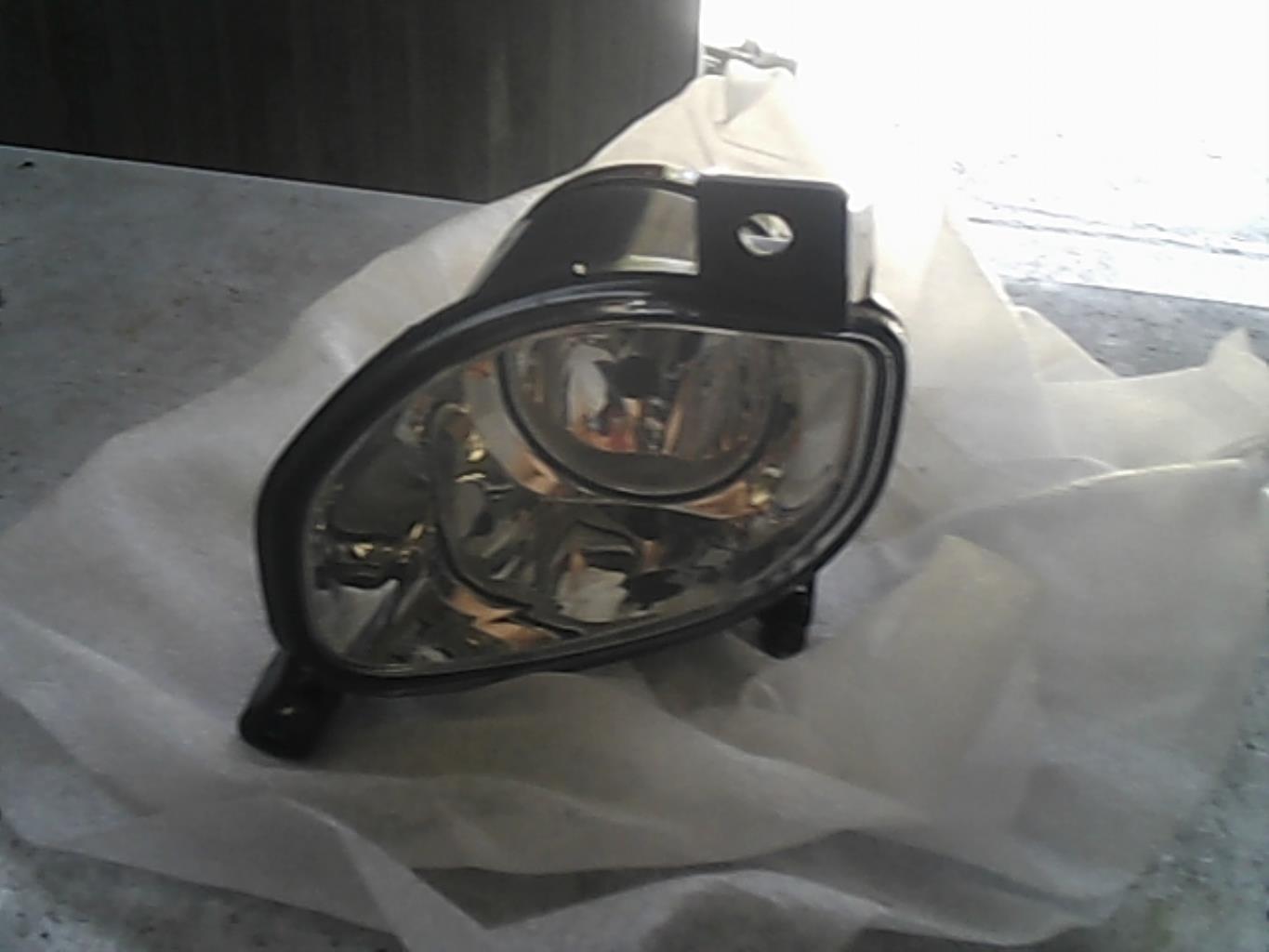 Fendinebbia sinistro (luce)
