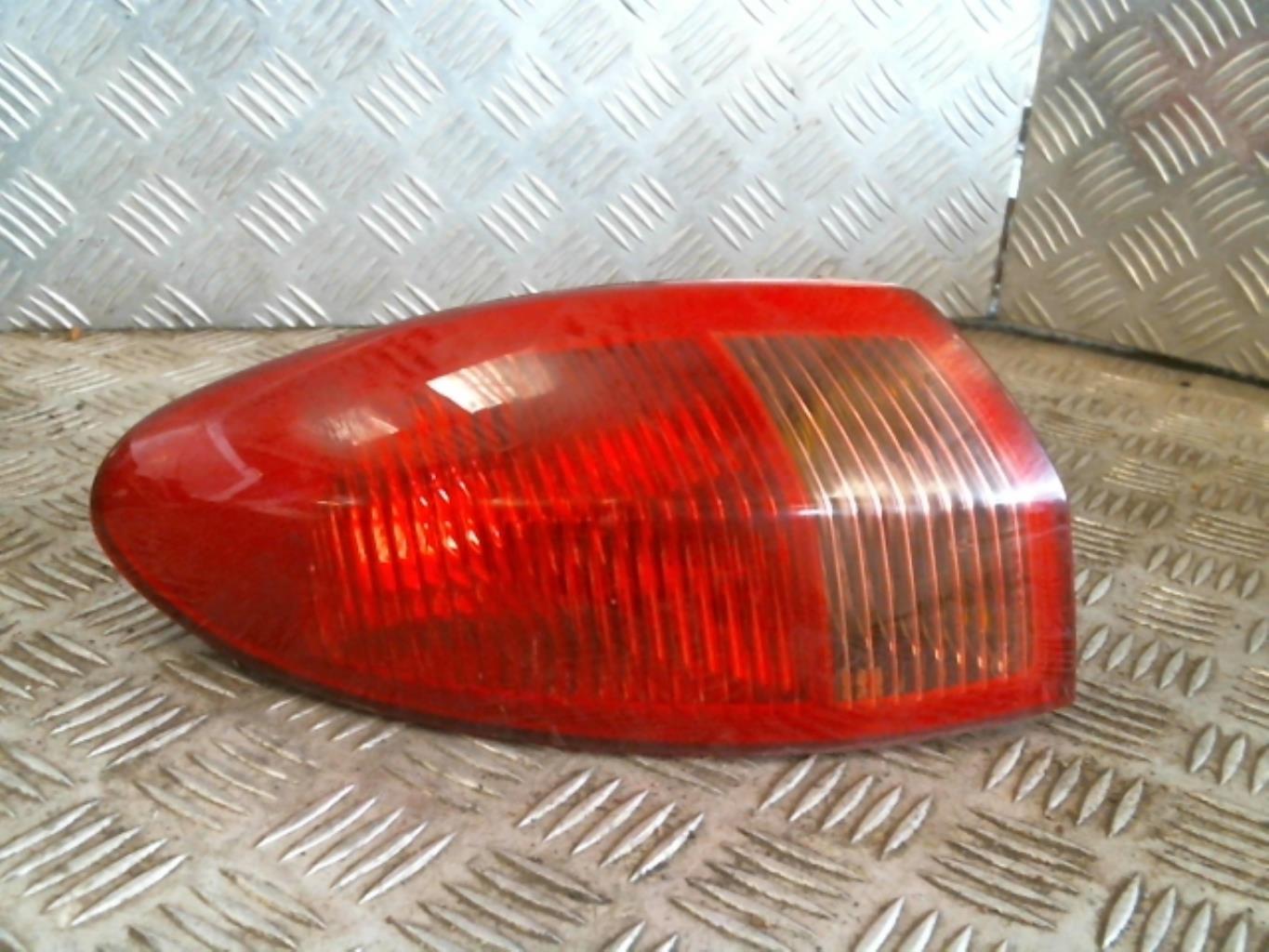 Fanale posteriore principale sinistro (luci)
