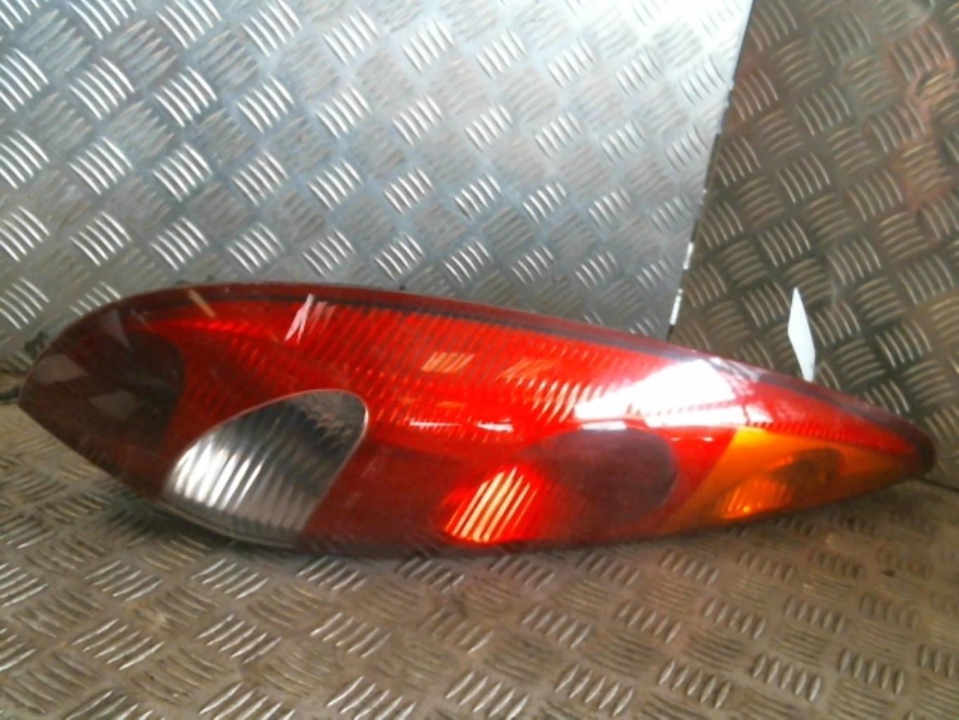 Fanale posteriore principale sinistro (luci)