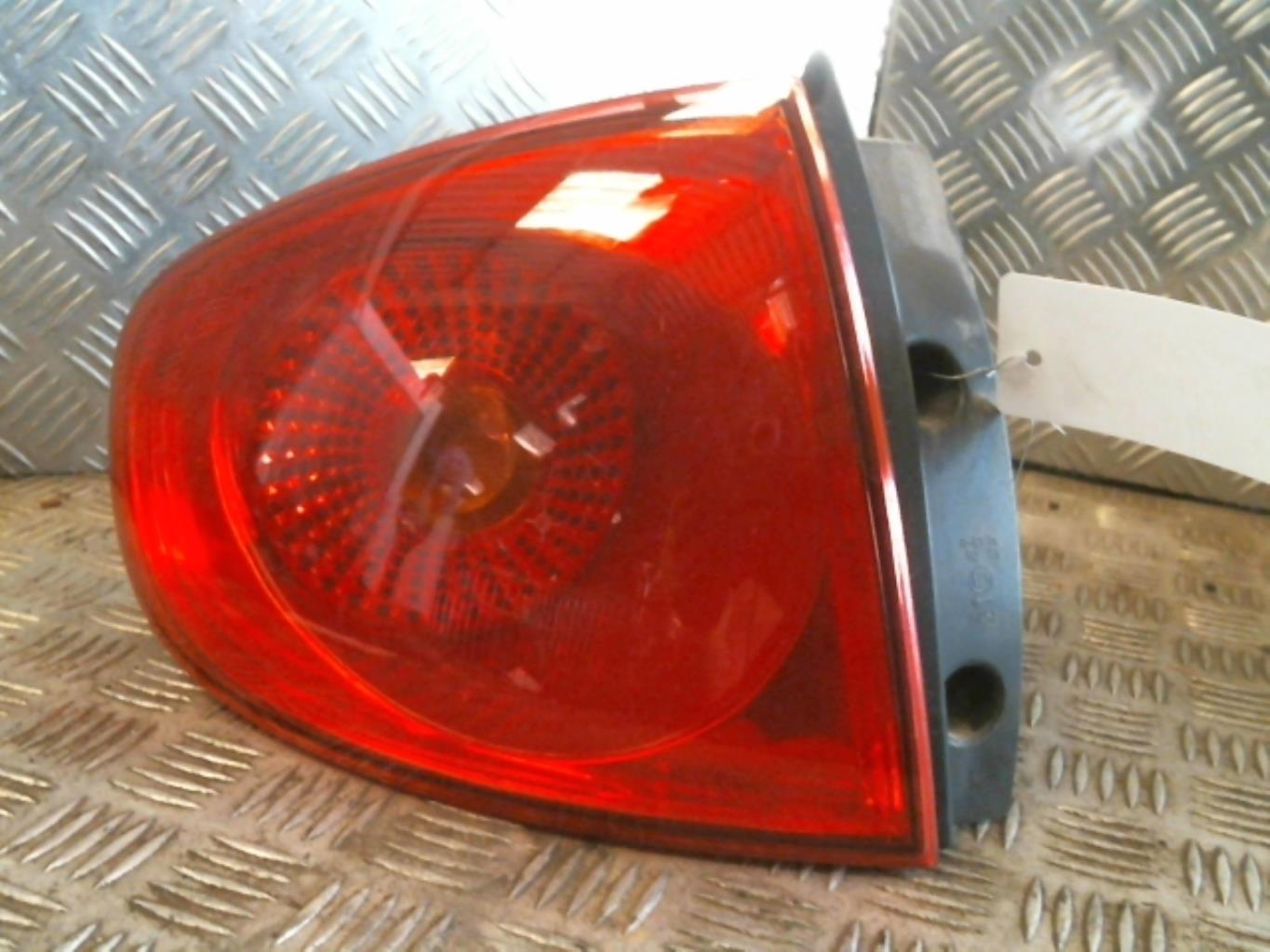 Fanale posteriore principale sinistro (luci)