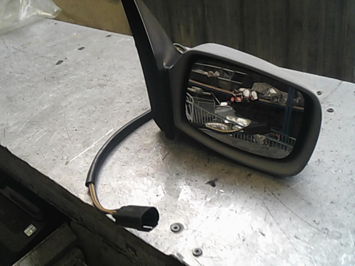 Retrovisor derecho