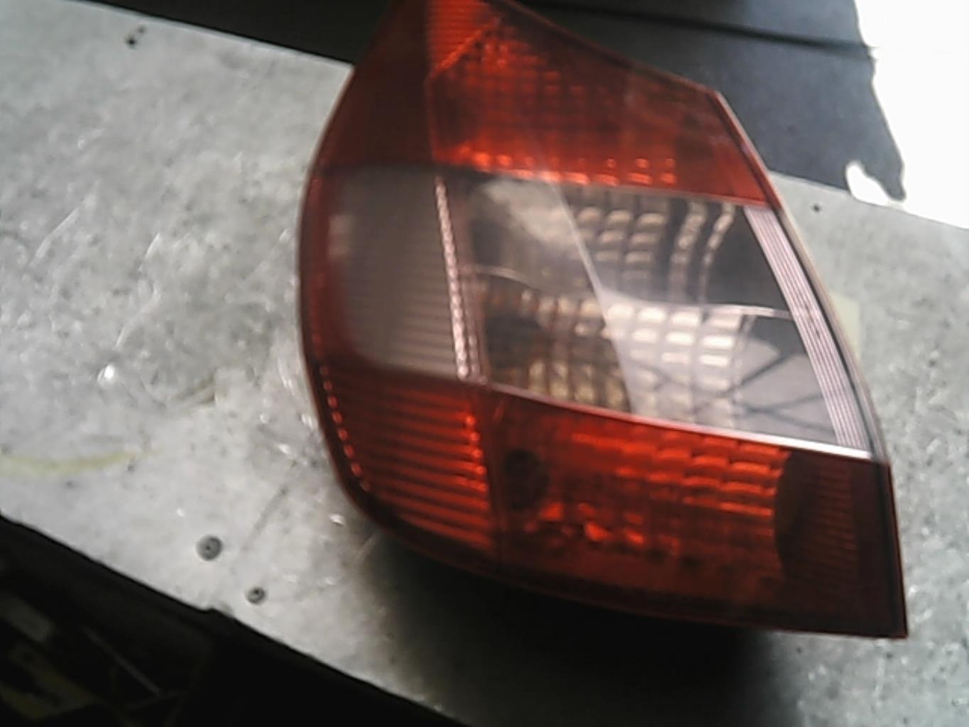 Fanale posteriore principale sinistro (luci)