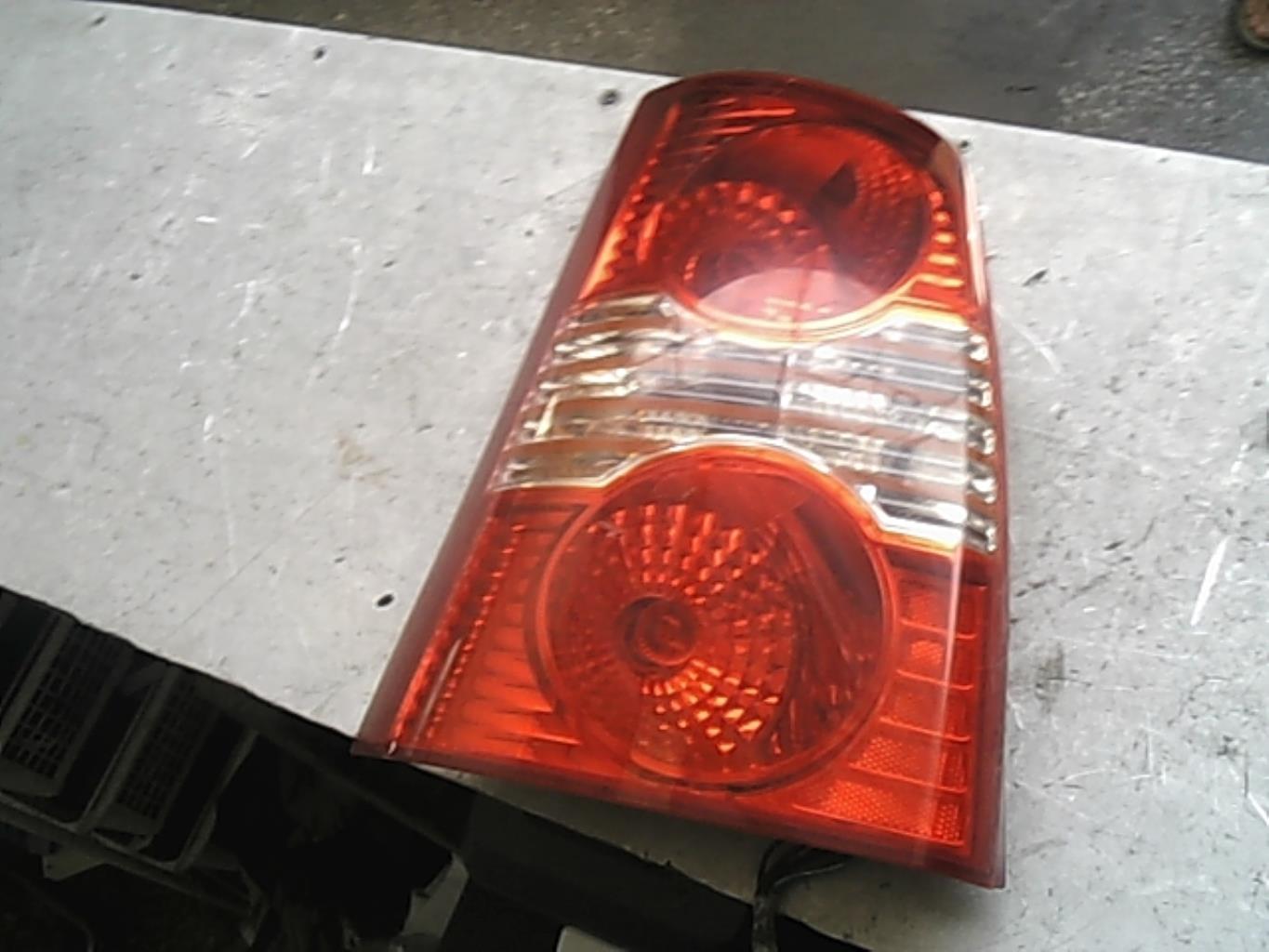Fanale posteriore principale sinistro (luci)