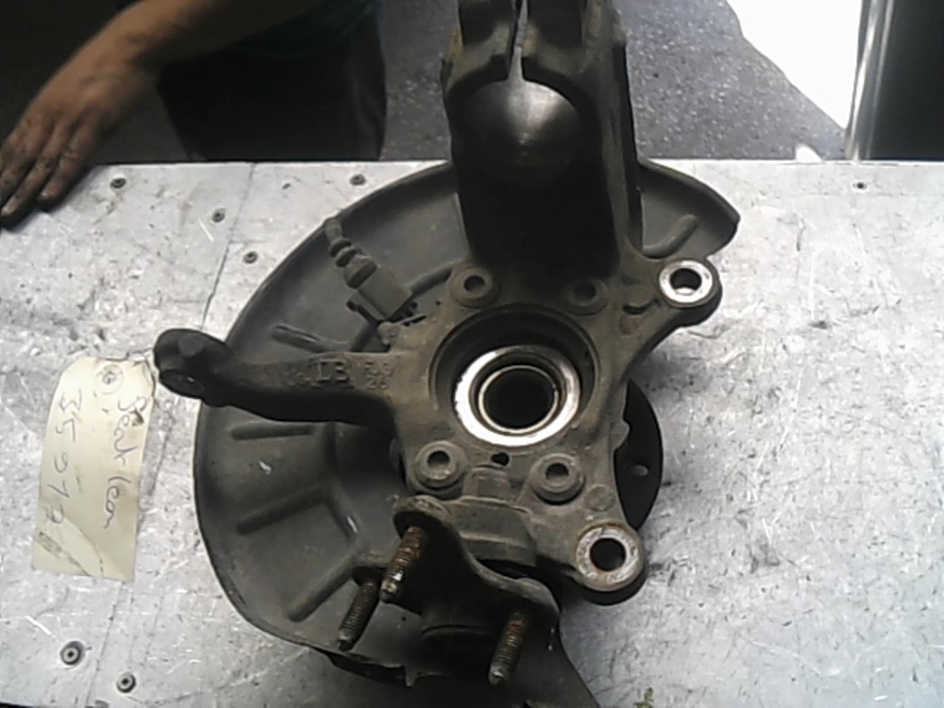 Fusee avant gauche