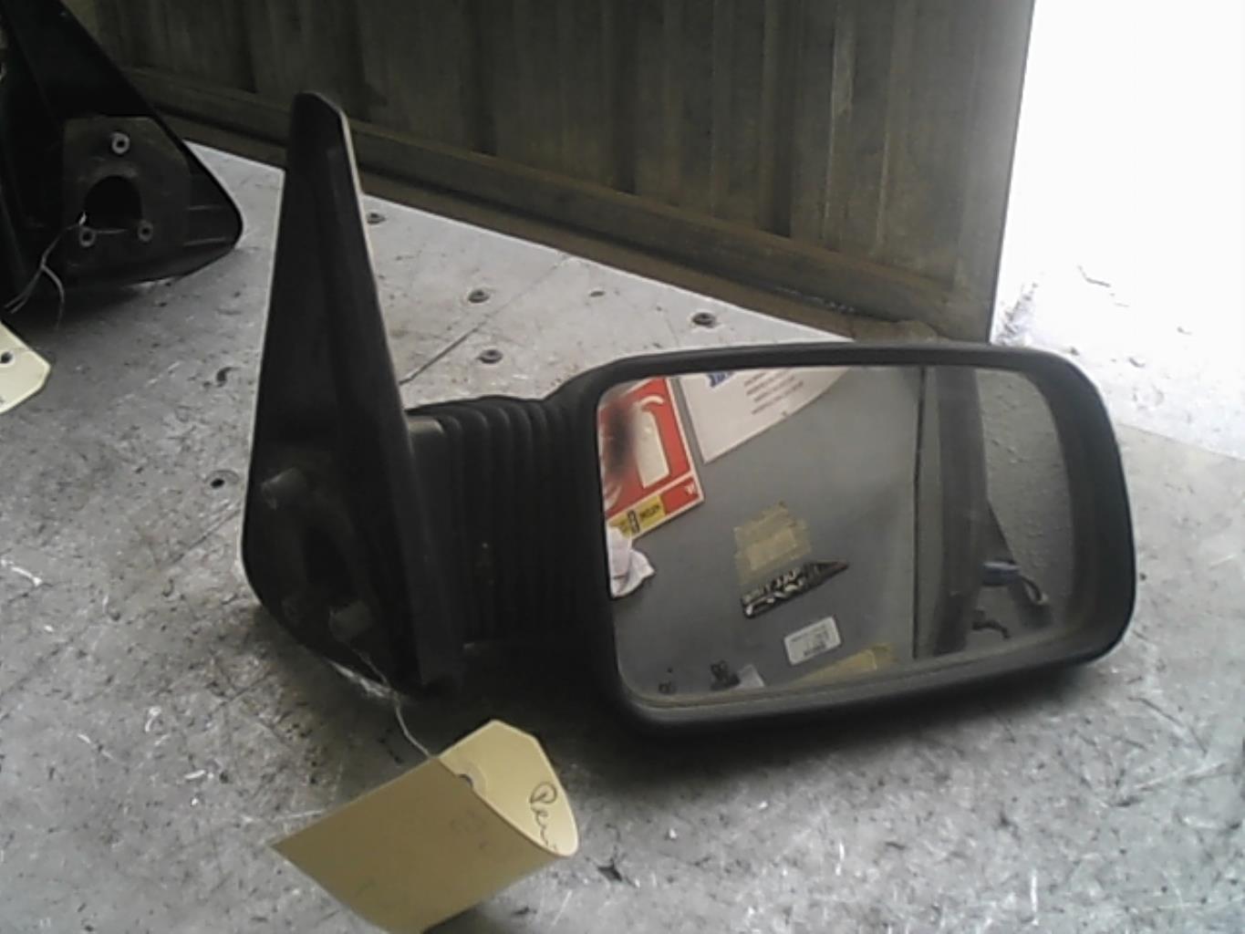 Retrovisor derecho