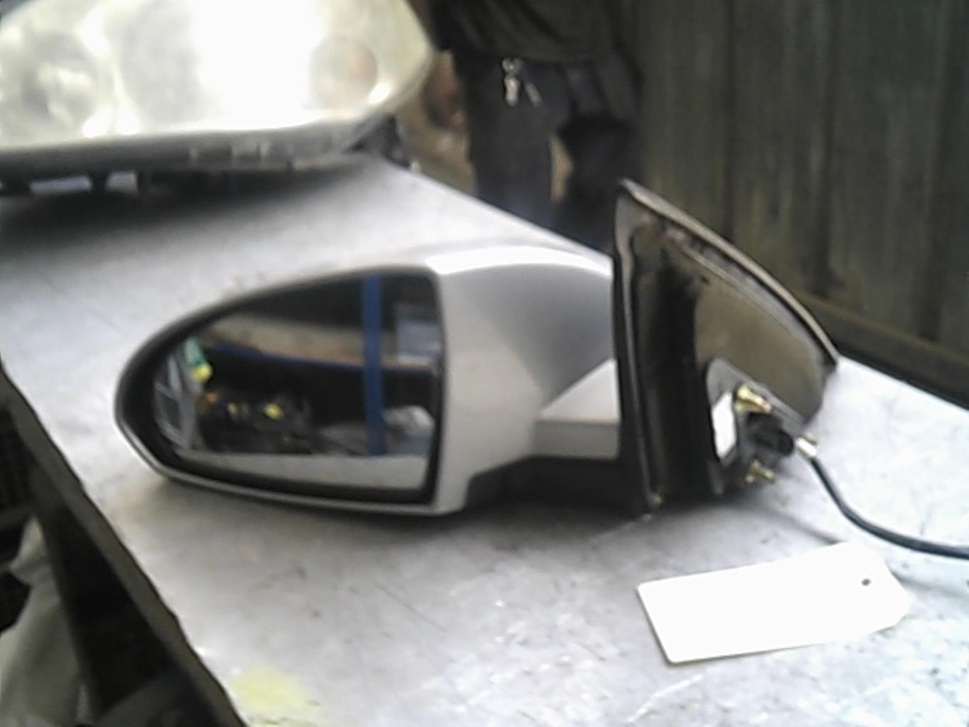 Retrovisor izquierdo