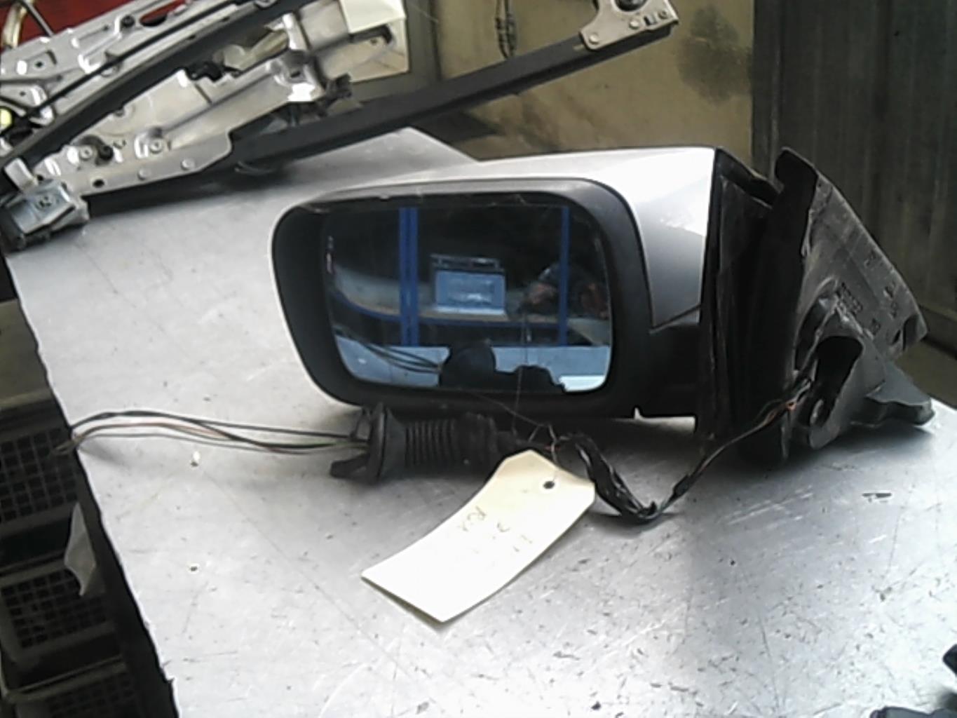 Retrovisor izquierdo