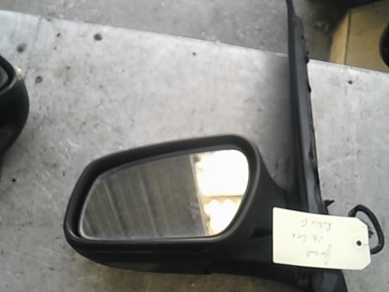 Retrovisor izquierdo