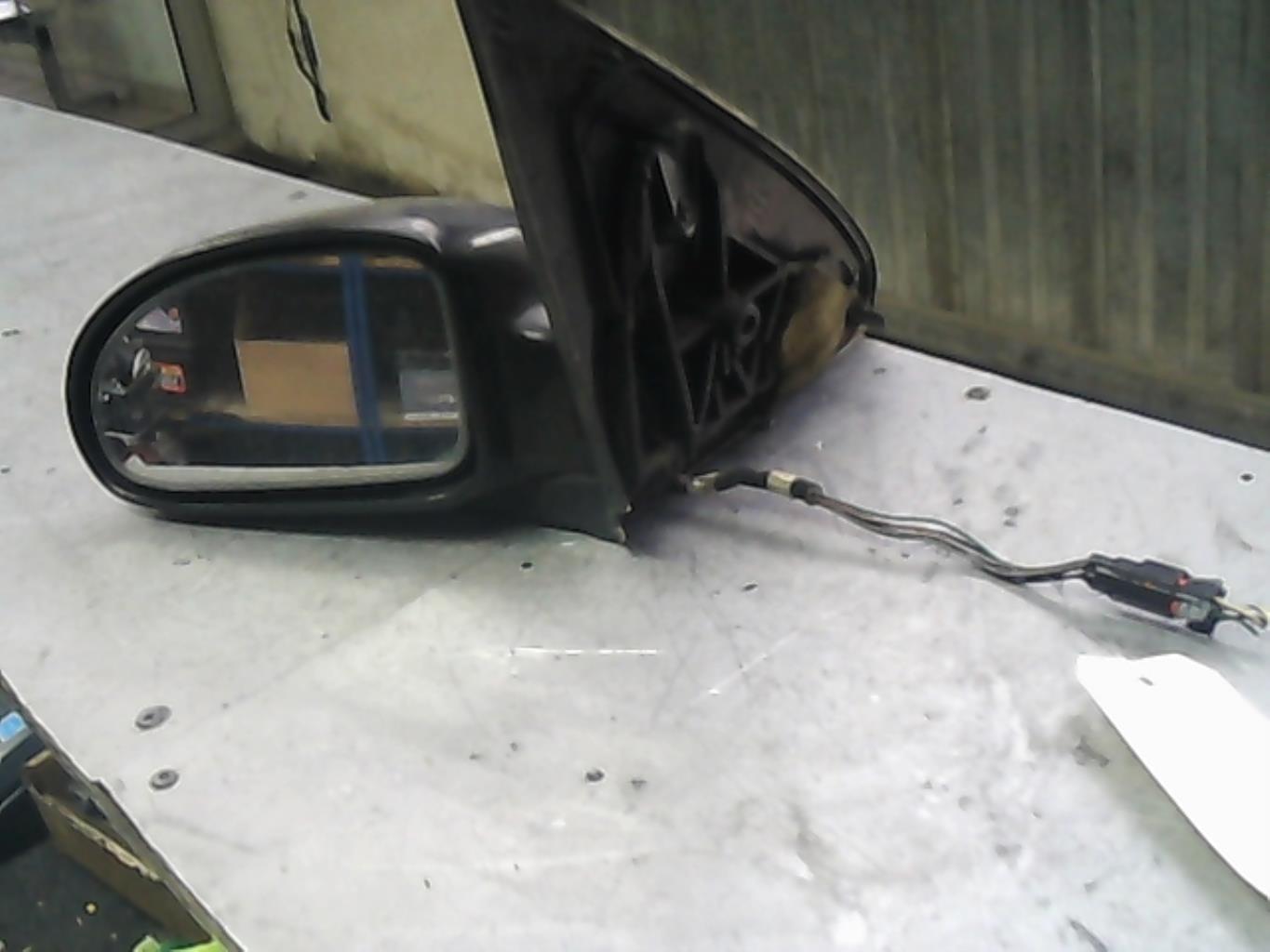 Retrovisor izquierdo