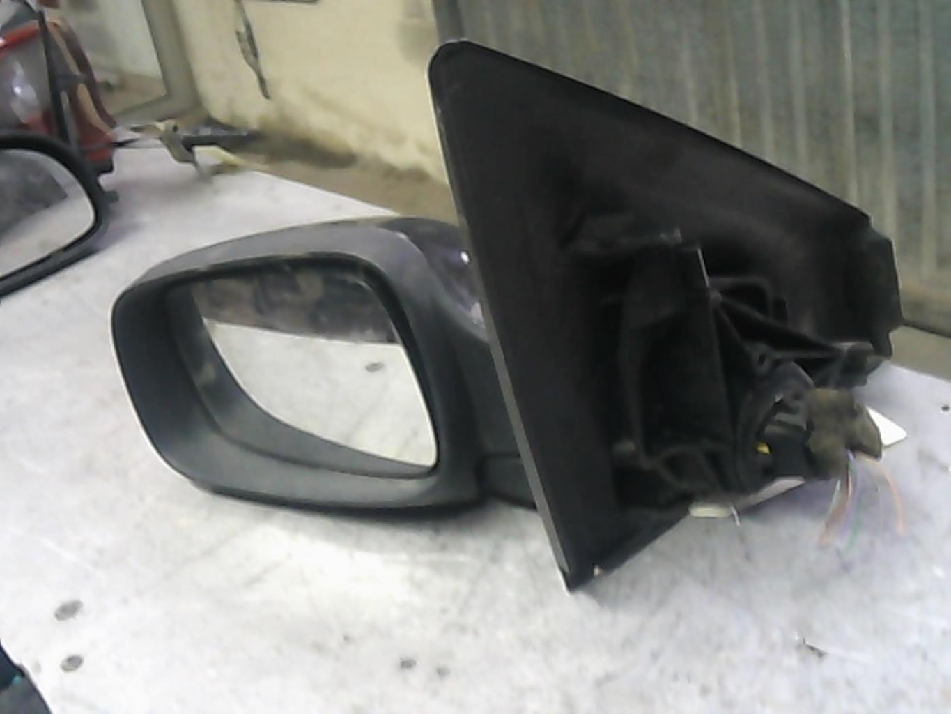 Retrovisor izquierdo