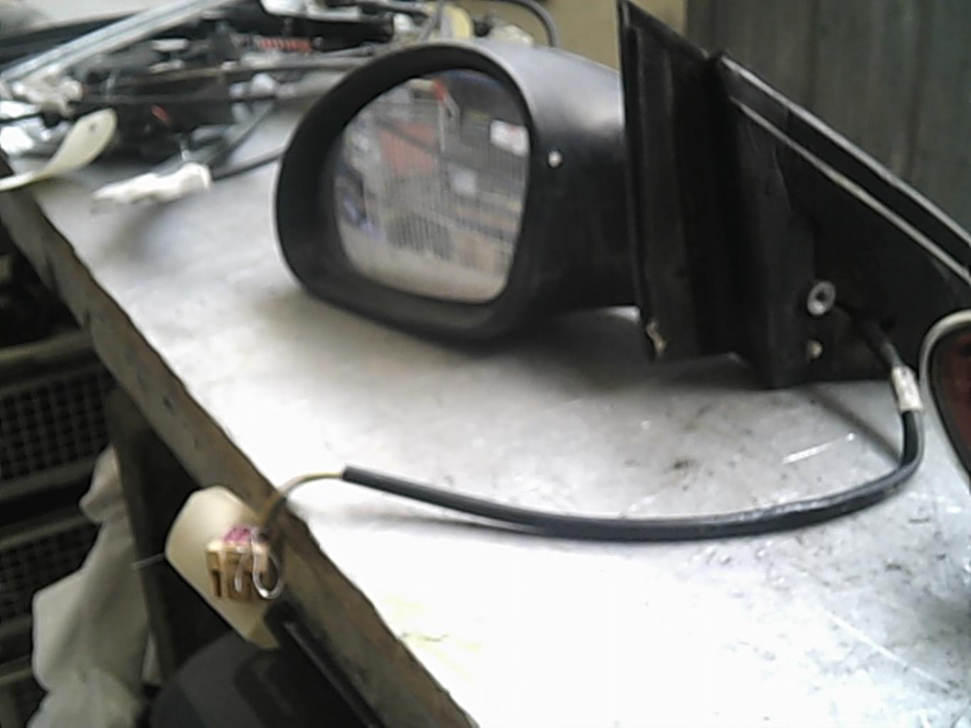 Retrovisor izquierdo