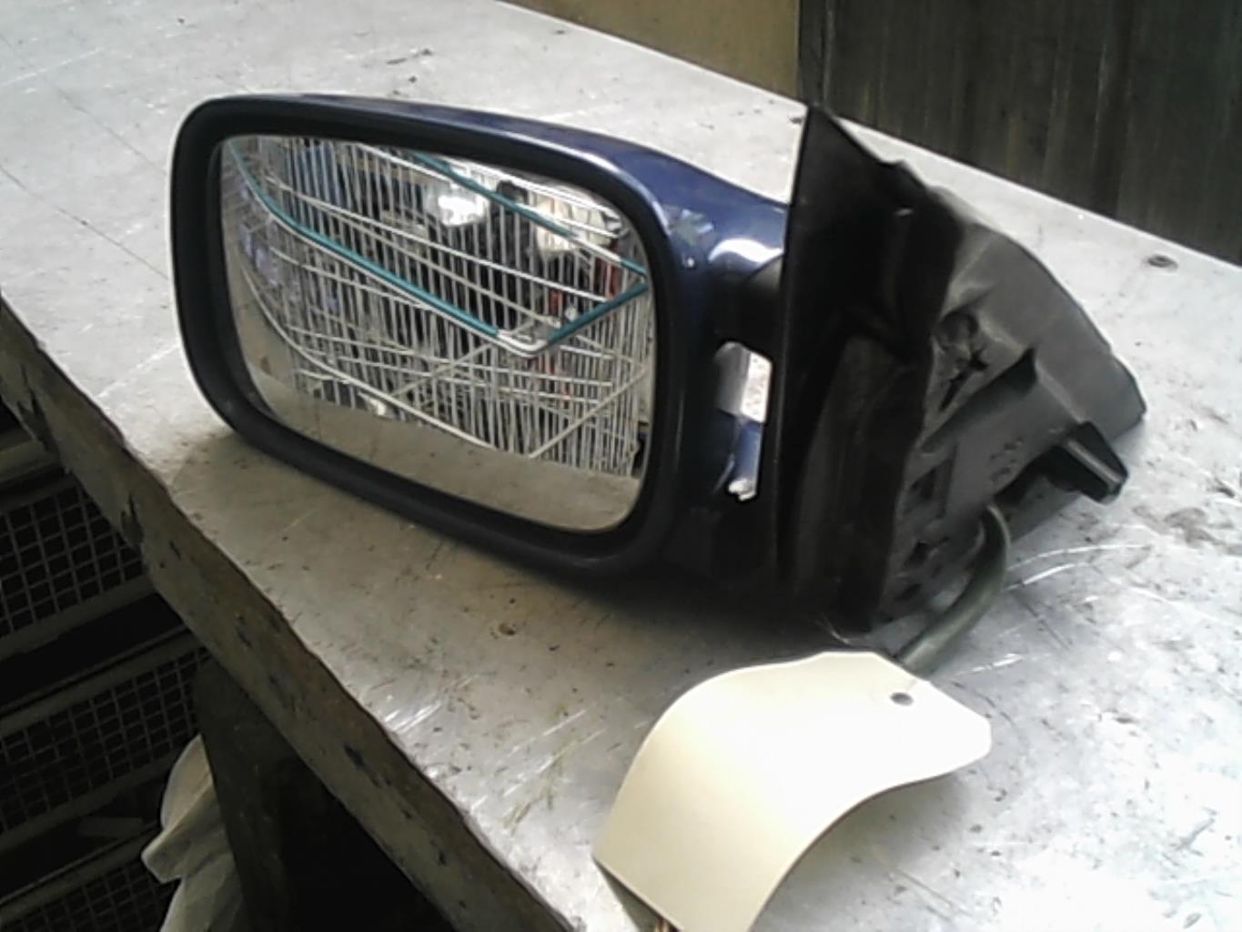Specchietto retrovisore sinistro