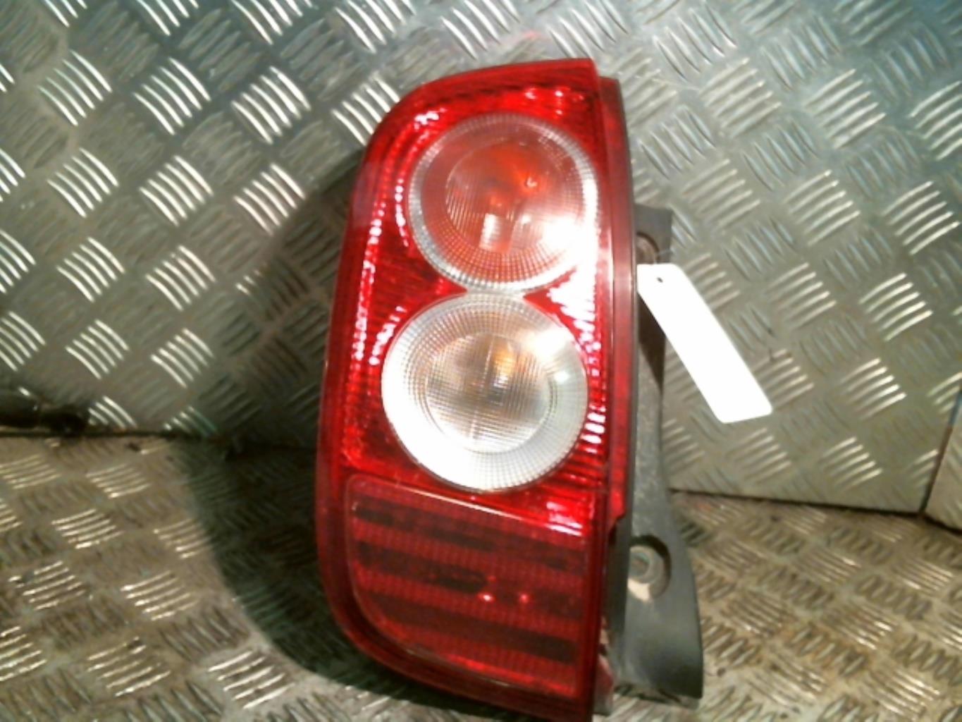 Fanale posteriore principale sinistro (luci)