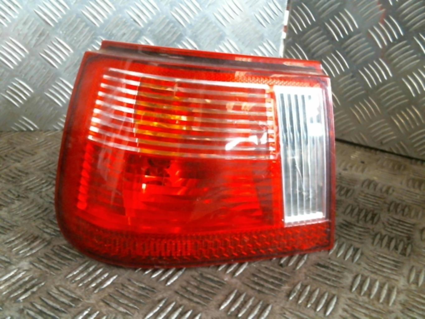 Fanale posteriore principale sinistro (luci)