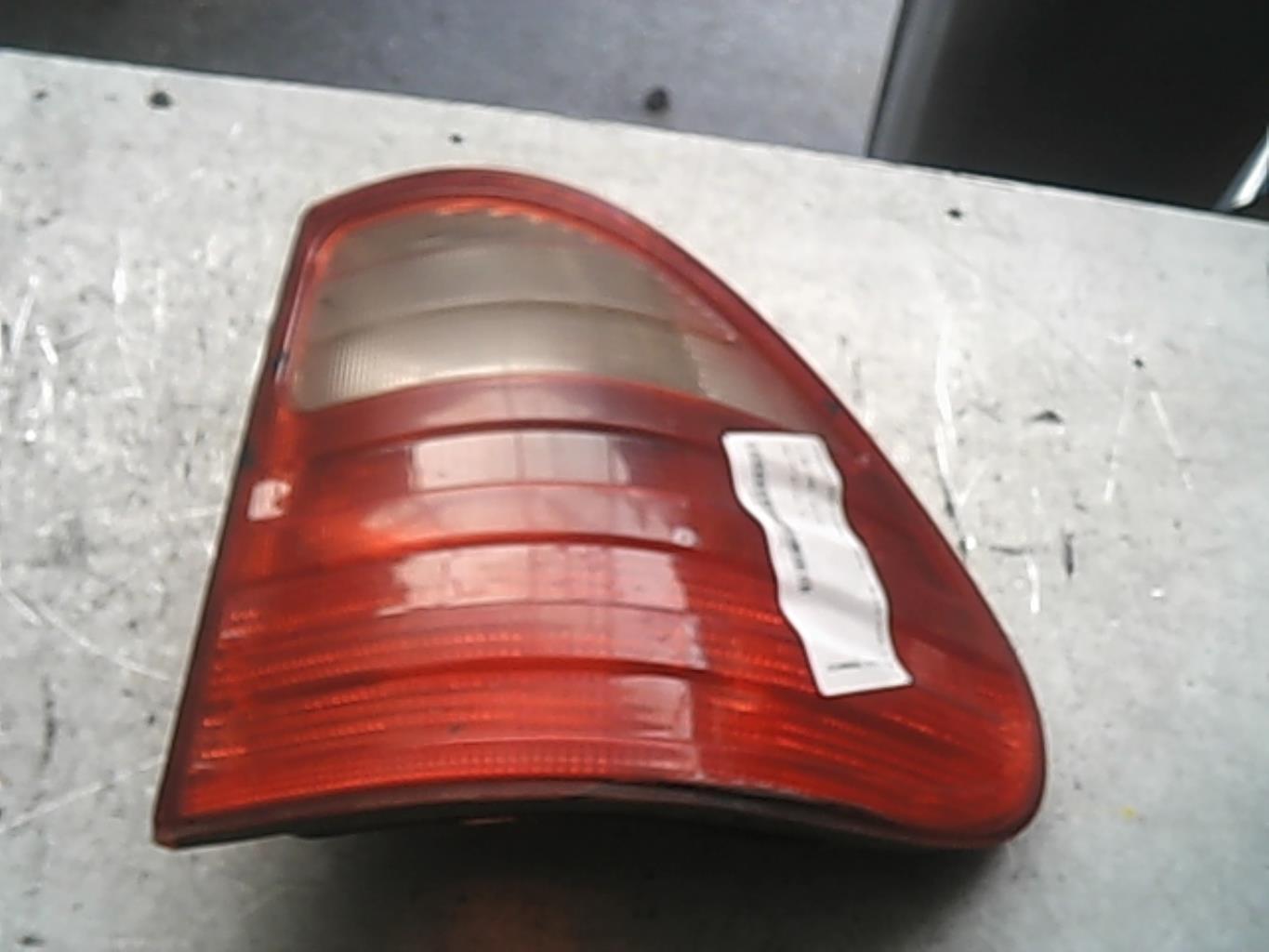Fanale posteriore principale destro (luci)