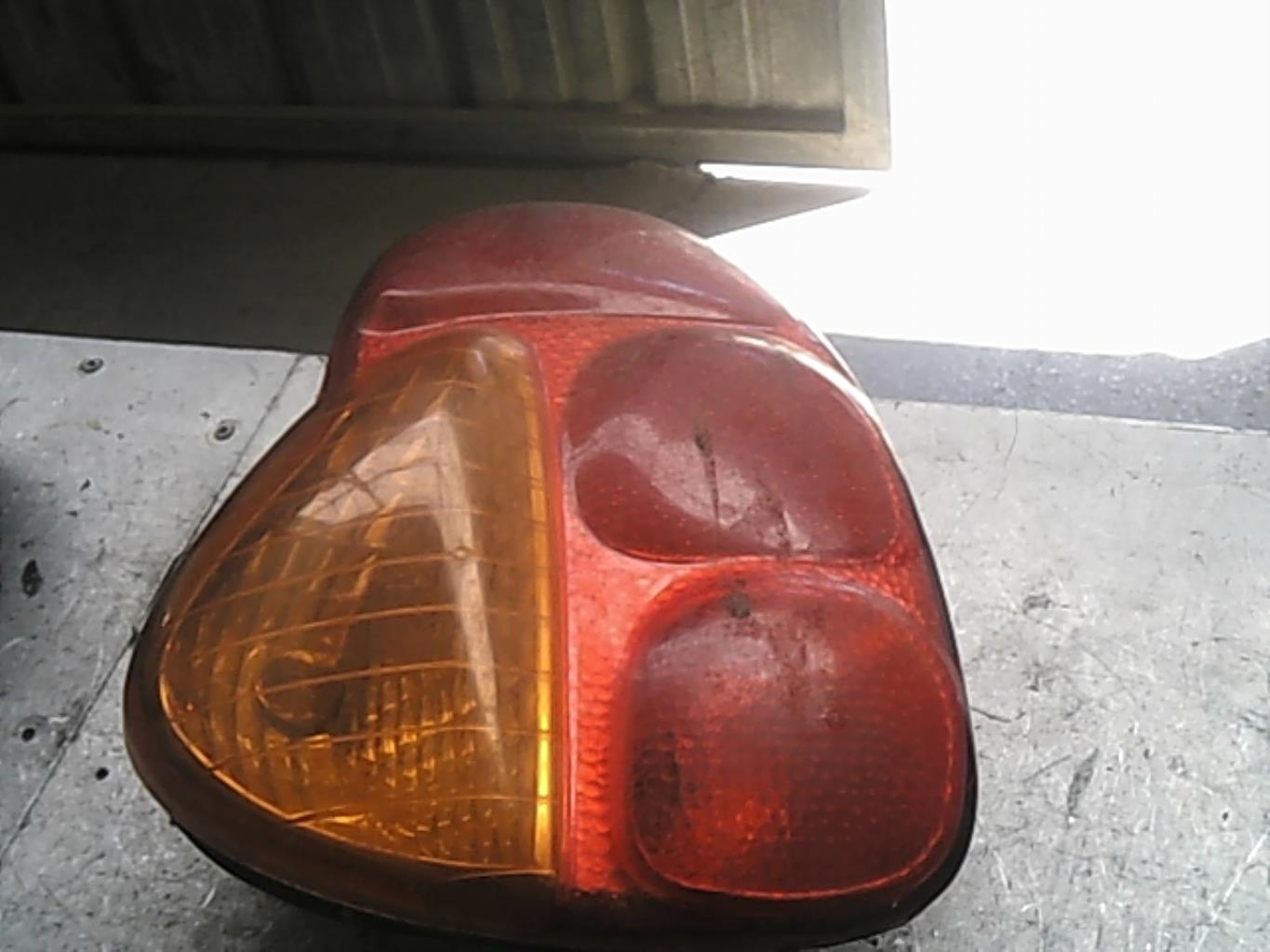 Fanale posteriore principale sinistro (luci)