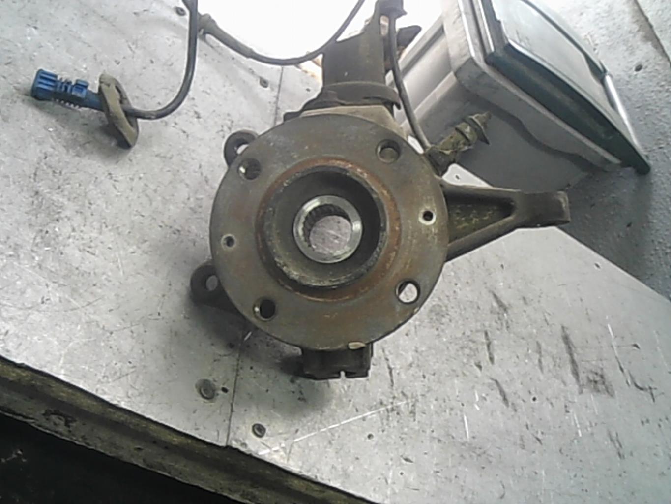 Fusee avant gauche