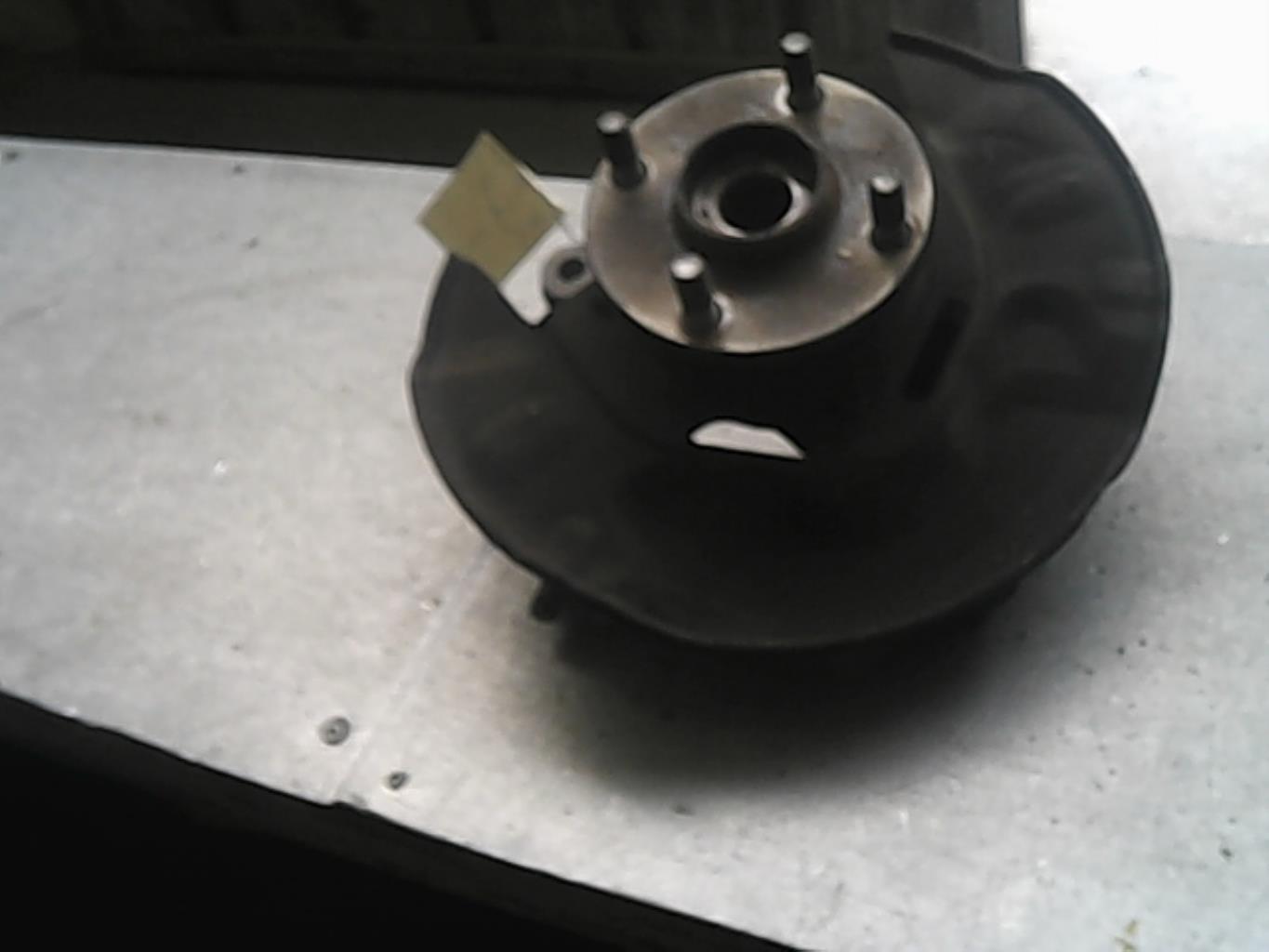 Fusee avant gauche