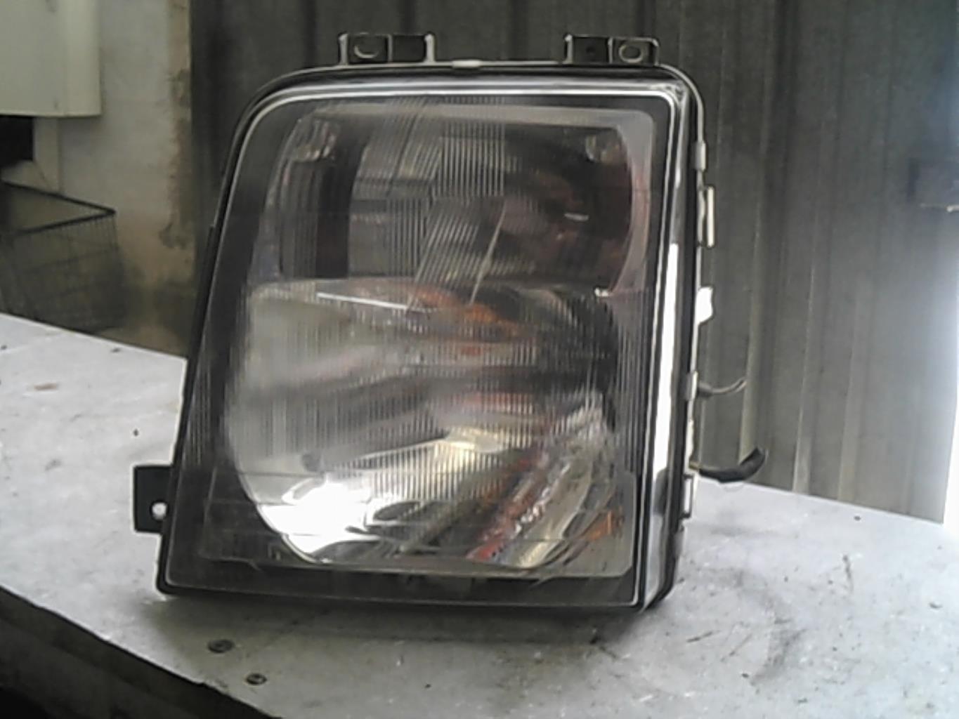 Gruppo ottico anteriore principale sinistro (luci)(faro)
