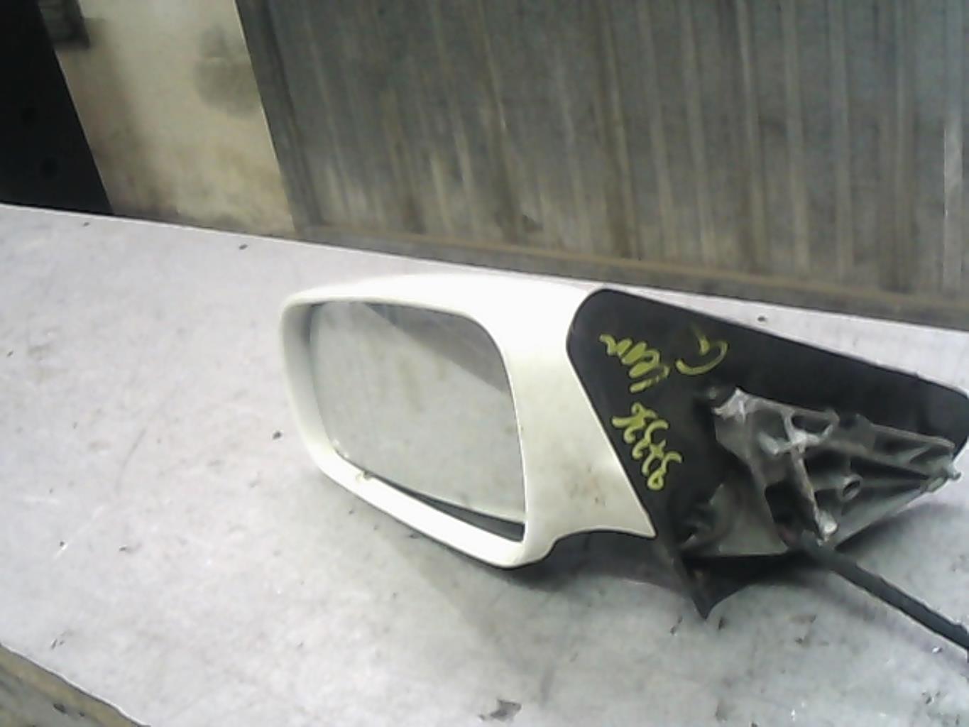 Retrovisor izquierdo