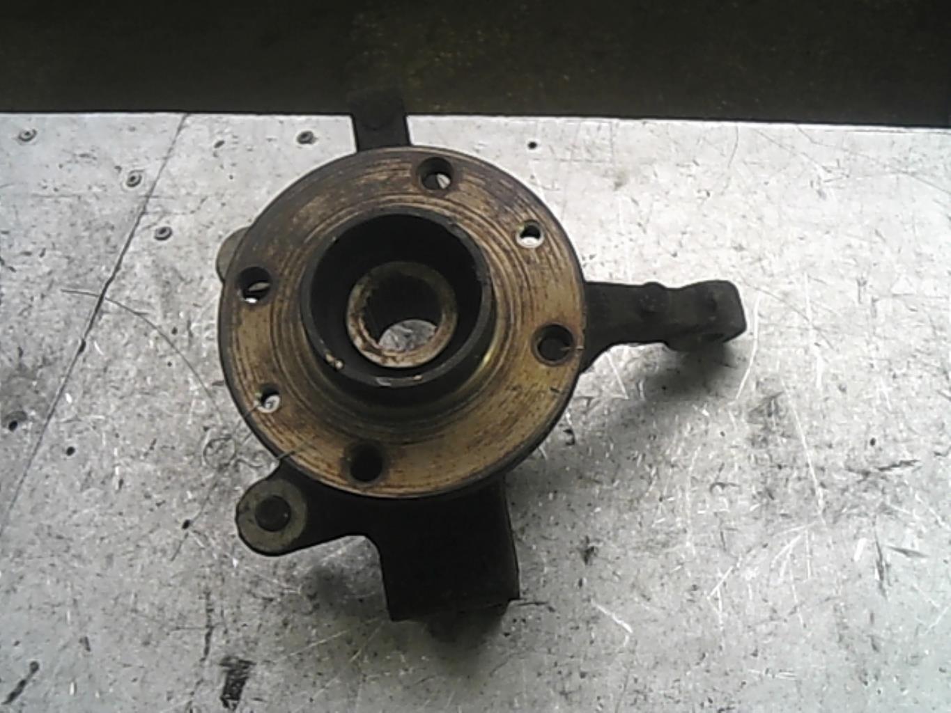 Fusee avant gauche