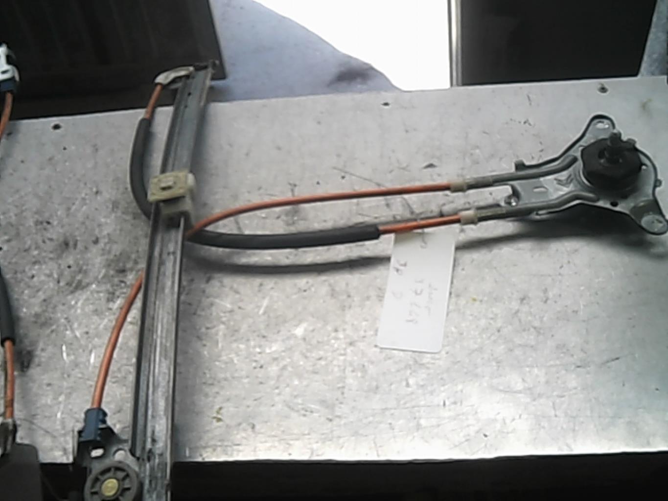 Alzacristalli manuale anteriore destro