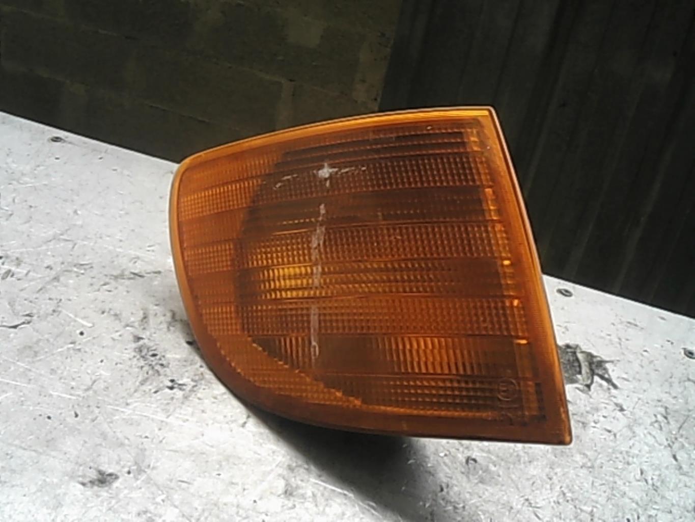 Gruppo ottico anteriore secondario destro (luci)(freccia)