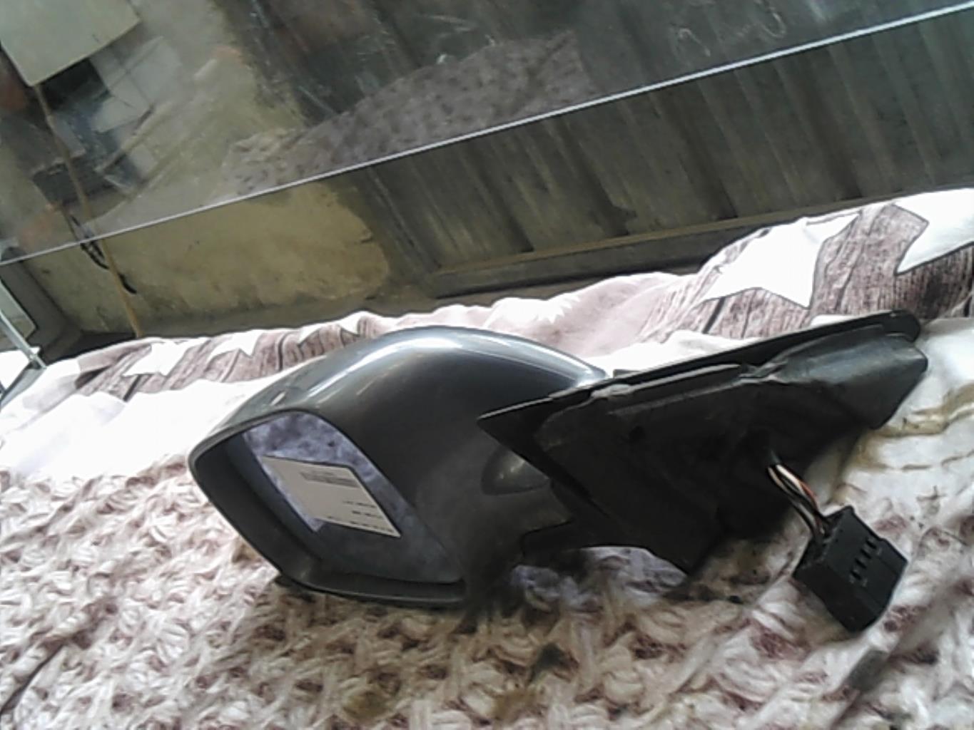 Retrovisor izquierdo