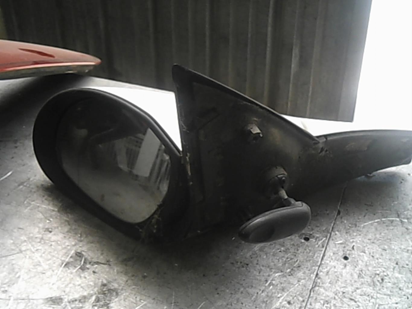 Retrovisor izquierdo