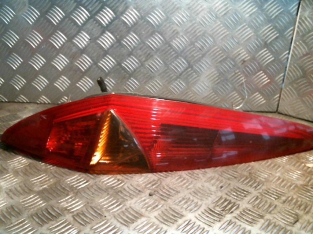 Fanale posteriore principale sinistro (luci)