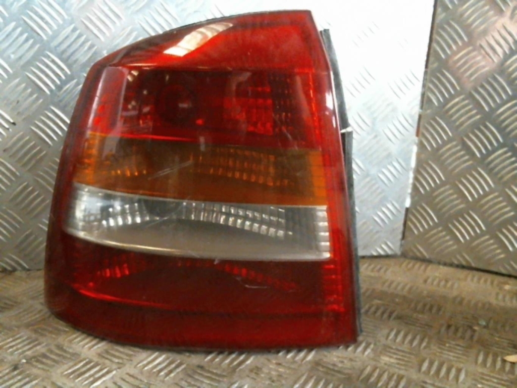 Fanale posteriore principale sinistro (luci)