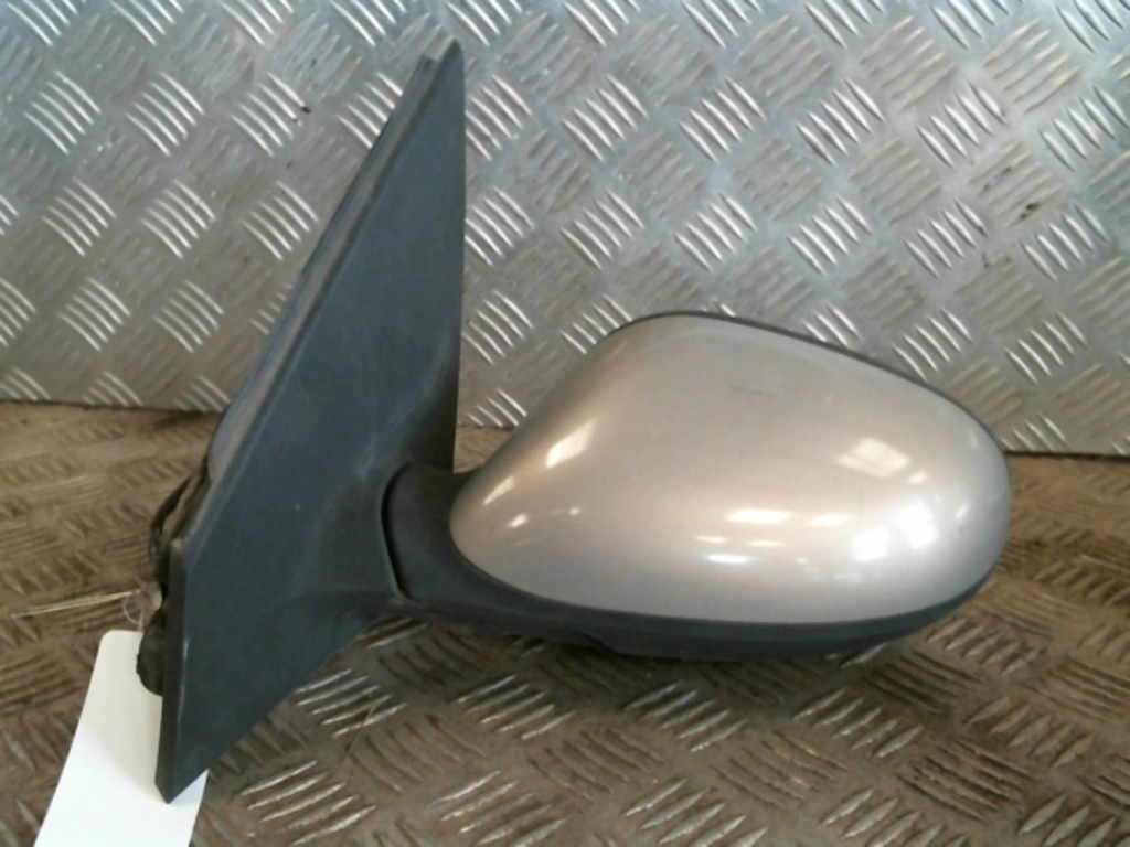 Retrovisor izquierdo