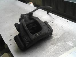 Etrier avant gauche (freinage)