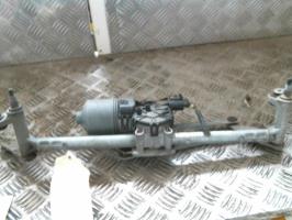 Moteur essuie glace avant