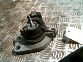 Support moteur droit