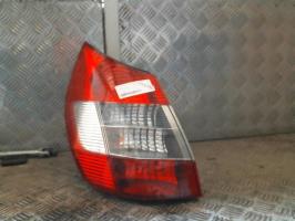 Fanale posteriore principale sinistro (luci)