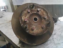 Fusee avant gauche