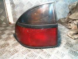 Fanale posteriore principale sinistro (luci)
