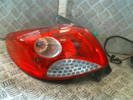 Fanale posteriore principale sinistro (luci)