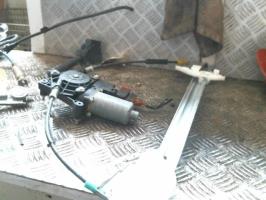 Alzacristalli elettrico anteriore sinistro